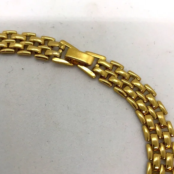 Gold Linked Fashion 16” Necklace - Picture 2 of 3